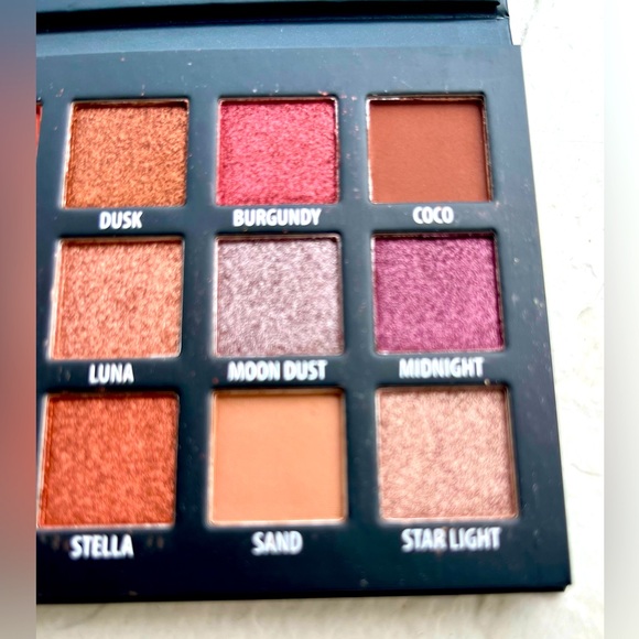 NEW! Kab Cosmetics Day + Night 18 Pan Eyeshadow Palette 21.6g/0.76oz Full Size - Picture 6 of 9